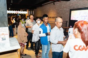 Người dân buôn làng Tây Nguyên vào rạp xem phim có H’Hen Niê đóng