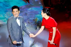 Quang Hà bật khóc khi nhắc đến bố, cố nhạc sĩ Vũ Cẩm trong liveshow