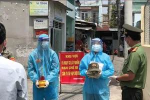 Hình ảnh COVID-19 đi qua, bao nghiệt ngã tìm đến với trẻ em