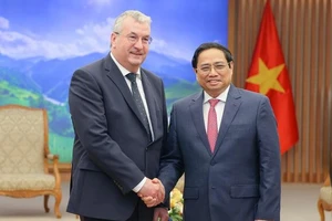 Thủ tướng tiếp Bộ trưởng-Thủ hiến Chính phủ Cộng đồng người Bỉ nói tiếng Pháp