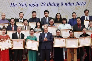 Thành lập Hội đồng cấp Nhà nước xét tặng danh hiệu Nghệ sĩ nhân dân, Nghệ sĩ ưu tú