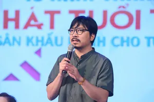 'Giáo sư Xoay': 'Để nghệ sĩ đi kiếm tiền là một điều cực kỳ khổ sở'