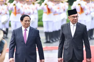 Thủ tướng Phạm Minh Chính chủ trì Lễ đón Thủ tướng Malaysia 