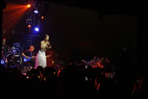 Ca sĩ Hà Nhi - Miêu Quý Tộc ‘Tâm sự với người lạ’ giữa 'sương khói mờ nhân ảnh'