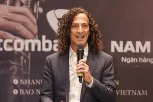Huyền thoại saxophone Kenny G muốn trở lại Việt Nam thêm nhiều lần nữa