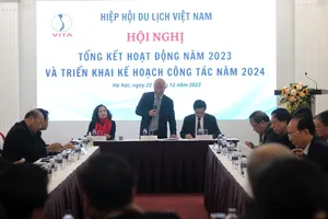 Nhiều địa điểm du lịch phát triển lộn xộn, phá vỡ cảnh quan thiên nhiên