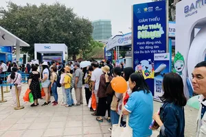 Ngập tràn vé máy bay, phòng khách sạn giá rẻ tại Hội chợ Du lịch quốc tế Việt Nam