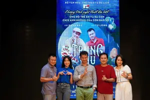 NSND Xuân Bắc, Tự Long làm chương trình Trung thu vì trẻ em vùng lũ