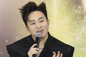 Ca sĩ Tùng Dương tiết lộ lý do không 'quằn quại' trong live concert thứ 14