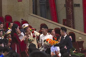 Thầy giáo trường giáo dưỡng bật khóc khi gặp lại học trò cũ