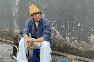 Trà đá, ca sĩ Sơn Tùng M-TP và vỉa hè Hà Nội