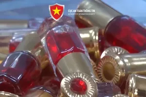 Lừa đảo trực tuyến: Mạo danh công an để lừa đảo; Chế phẩm màu bán 'bùa yêu'