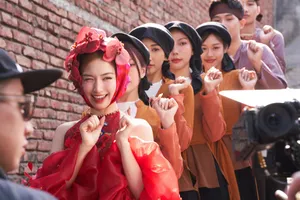 Nhà thiết kế trang phục cho MV 'Bắc Bling' của Hoà Minzy tiết lộ điều thú vị