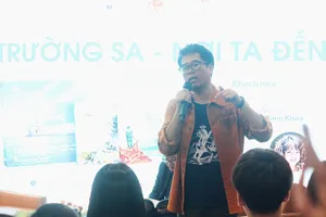 Nhà văn Nguyễn Xuân Thuỷ: Biển ở Trường Sa mặn hơn bởi nước mắt