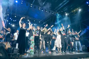 NSND Thanh Lam, Quốc Trung 'quẩy' trong Dạ hội cựu sinh viên