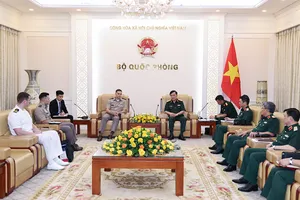 Thứ trưởng Bộ Quốc phòng Việt Nam tiếp Tùy viên Quốc phòng Hoa Kỳ chào từ biệt