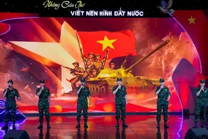 'Những câu thơ viết nên hình đất nước' tôn vinh thơ ca cách mạng