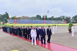 Lãnh đạo Đảng, Nhà nước vào Lăng viếng Chủ tịch Hồ Chí Minh nhân dịp kỷ niệm 80 năm Ngày Truyền thống Công an Nhân dân