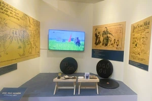 Những hiện vật quý về cuộc chiến diệt 'giặc dốt' lần đầu được công bố