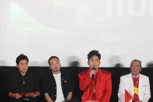 Tùng Dương là phiên bản đẹp của 'Viết tiếp câu chuyện hòa bình'