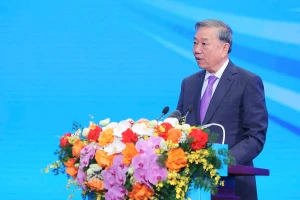 Tổng Bí thư: Khoa học-công nghệ là con đường sống còn để phát triển nhanh và bền vững