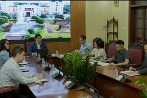 Sáp nhập, tinh giảm biên chế, nghỉ hưu non vào phim 'Gia đình trái dấu'