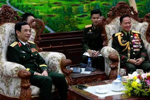 Đại tướng Phan Văn Giang hội kiến Bộ trưởng Bộ Quốc phòng Lào