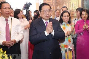 Thủ tướng Phạm Minh Chính dâng hương tưởng niệm Chủ tịch Hồ Chí Minh