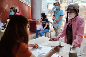 Hết tuổi lao động vẫn làm việc, có phải đóng BHXH bắt buộc?