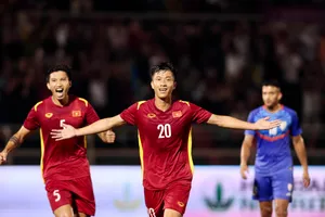 Thắng dễ Ấn Độ 3-0, tuyển Việt Nam vô địch trên sân Thống Nhất