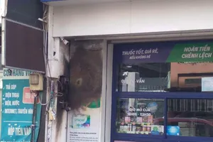 Nổ điện khi đang kéo cáp, một người bị thương