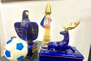 Xuân mới thăm “Bảo tàng rượu mini” của ông Xuân