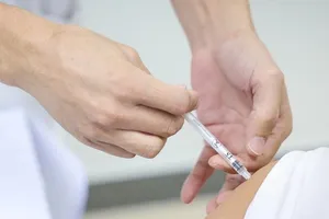 Bao giờ điệp khúc thiếu thuốc hiếm, thiếu vaccine… mới chấm dứt?