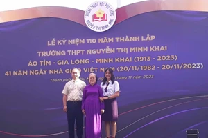 Gia đình 3 đời học Áo Tím - Gia Long - Minh Khai 
