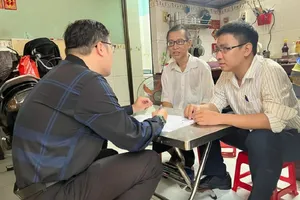 TP.HCM còn lại 8.410 hộ nghèo, 14.498 hộ cận nghèo, hoàn thành vượt mức chỉ tiêu Nghị quyết Đại hội đại biểu Đảng bộ thành phố trước thời hạn 2 năm. Ảnh: QUỐC HƯƠNG. 