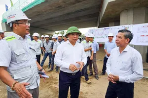 Bộ trưởng Bộ GTVT kiểm tra tiến độ thi công cao tốc Cần Thơ - Cà Mau