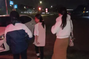 Cứu 2 nữ sinh 14 tuổi bị người đàn ông lạ dụ dỗ 'đi làm lương cao' 