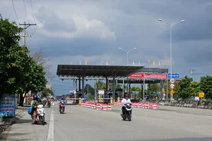 Quảng Nam: Trạm BOT xin đóng điểm mở dải phân cách, người dân không đồng ý