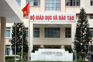 Bộ trưởng chỉ có thể khen chứ không được thưởng?