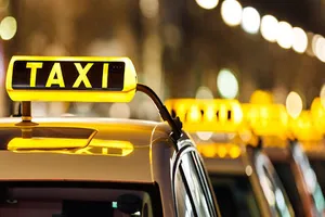 Phạt nặng tài xế taxi tự thu tiền của khách trái quy định