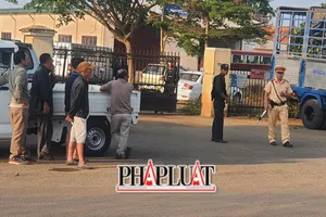 Công an khám xét 3 trung tâm đăng kiểm ở Lâm Đồng