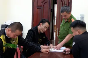 Bán 8 người qua Campuchia với giá 16 ngàn USD