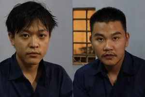 Bắt nhóm thanh niên ép người dân viết giấy nợ