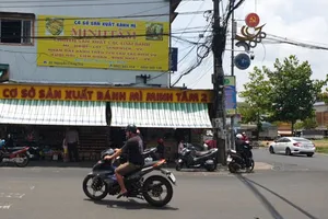 Giả danh quân nhân đặt 600 ổ bánh mì lừa 50 triệu đồng