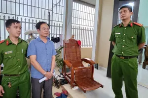 Giám đốc chi nhánh Văn phòng đăng ký đất đai huyện Đạ Huoai bị cáo buộc nhận hối lộ