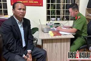 Bị bắt vì tống tiền cán bộ địa chính