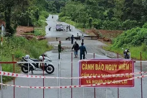 Nhiều địa phương ở Lâm Đồng xuyên đêm chống lũ