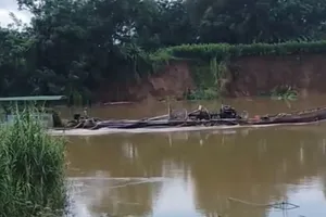 Huyện Cát Tiên: Phối hợp xử lý khai thác cát vùng giáp ranh chưa chặt 