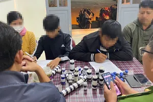 Học sinh lớp 9 tự chế pháo nổ rồi rao bán trên mạng