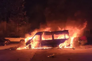 Xe Limousine bị cháy rụi ở Đà Lạt